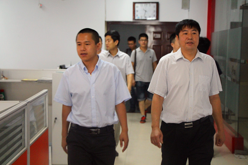 新鄉市紀委監察局領導蒞臨青峰網絡指導工作