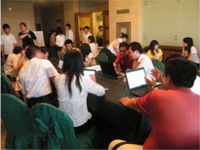 20090619172500熱鬧的洽談區